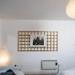 Centrally Located 2 Bedroom Beach Apartment - Views Of The Waves.