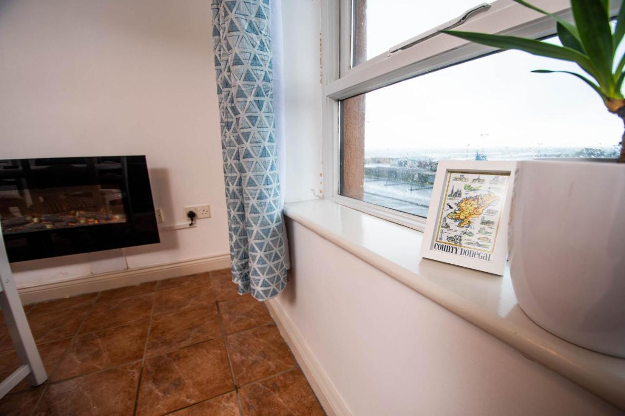 Centrally Located 2 Bedroom Beach - Views Of The Waves. * Bundoran