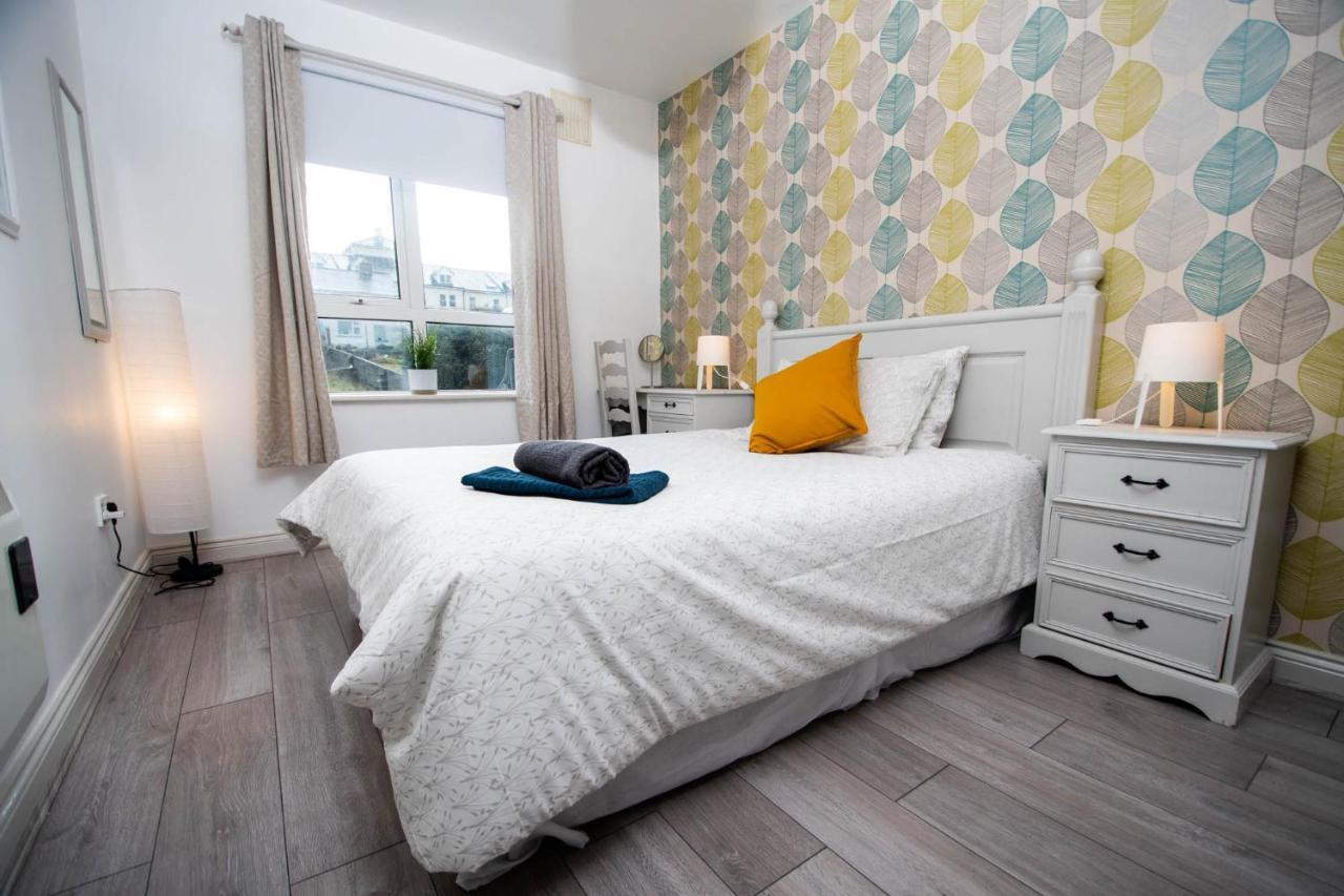 Centrally Located 2 Bedroom Beach - Views Of The Waves. Apartment Bundoran