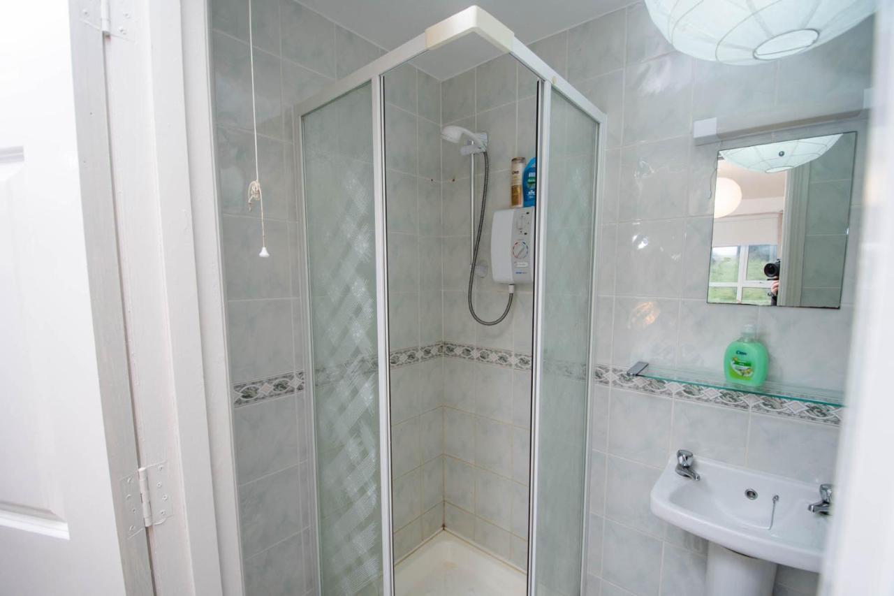 Apartment Centrally Located 2 Bedroom Beach - Views Of The Waves.
